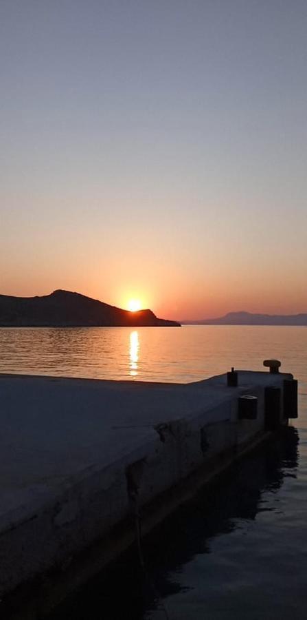 Occasus Room Comfort Chalki Town Bagian luar foto